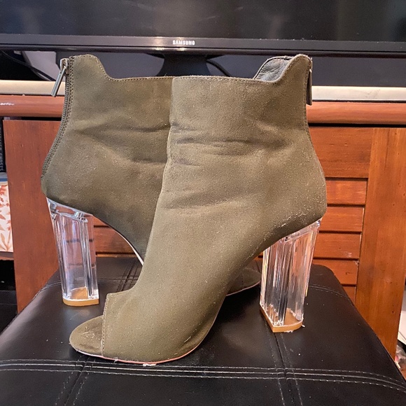 Heeled Boots - Picture 2 of 4